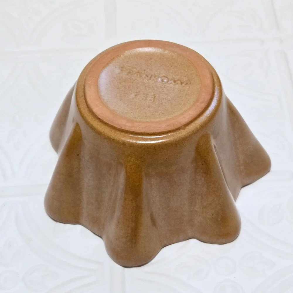 Frankoma Pottery Fluted‎ Bowl Dish Brown Tan F33
